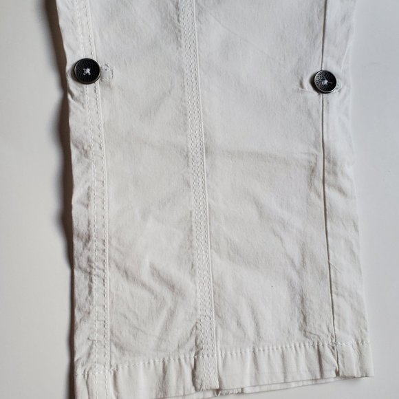 2/$30 Women's White Capri Shorts Belted Many Pockets Cotton Summer Beachy NWOT - Picture 7 of 8